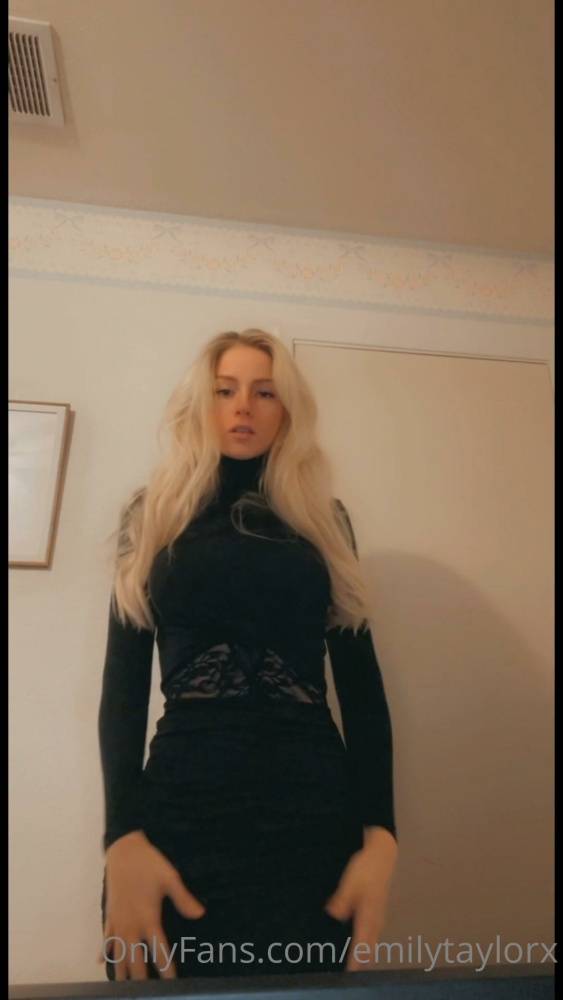 MsFiiire Sexy Dress Striptease Onlyfans Video Leaked